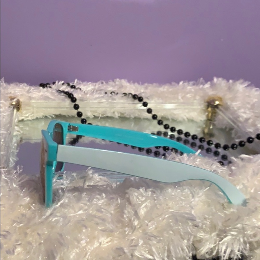 Sunglasses - Picture 5 of 5